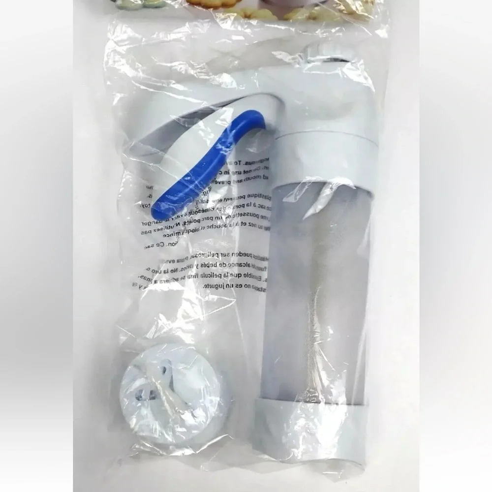 Wilton Cookie Press 12 Disks Press Ergonomic Design Easy Squeeze Handle Holiday